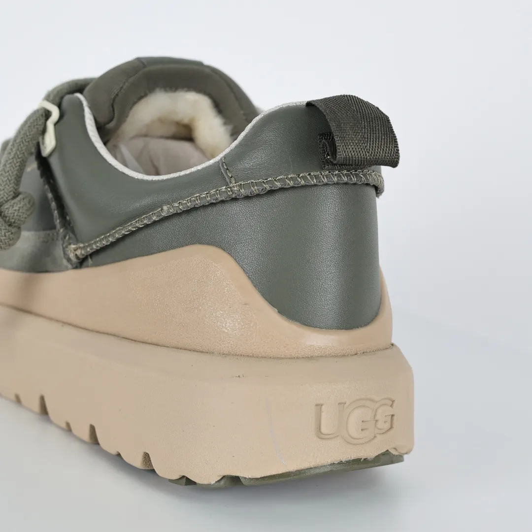 Copy price 💰700 Core recommendation Good price In recent years, uug has launched a series of styles that are partially geared towards the preferences of young consumers and have also moved to the forefront of fashion trends. Shoe body material Water-repellent coated suede upper 17 mm UGGPURE™ implanted wool insole Lightweight non-slip comfortable rubber outsole with brand LOGO trademark Comes with a full set of packaging Size: 35 37 38 39 40 41 42 43 44 45